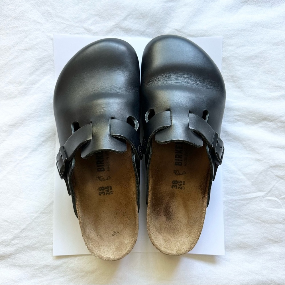 Black Birkenstock Boston Clog in Leather